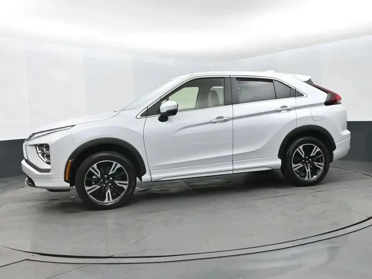 2025 Mitsubishi Eclipse Cross - Image 5 of 12