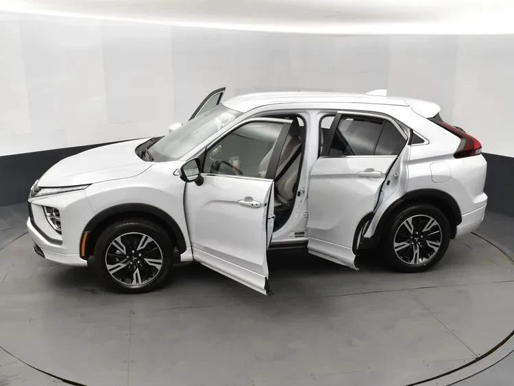 2025 Mitsubishi Eclipse Cross - Image 7 of 12