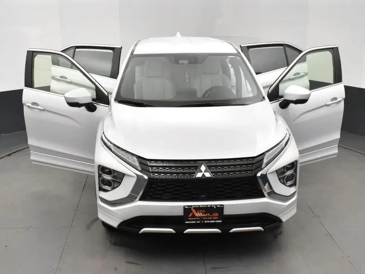 2025 Mitsubishi Eclipse Cross - Image 10 of 12
