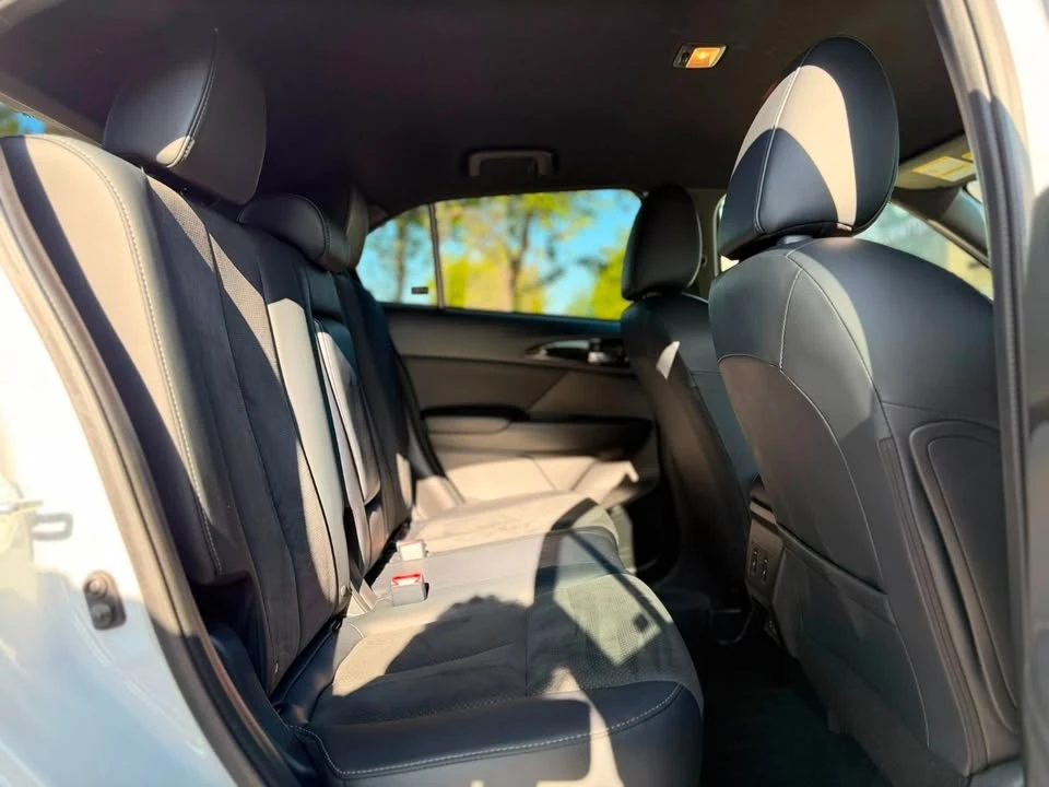 2025 Mitsubishi Eclipse Cross - Image 12 of 20