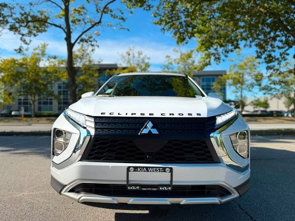 2025 Mitsubishi Eclipse Cross - Image 2 of 20