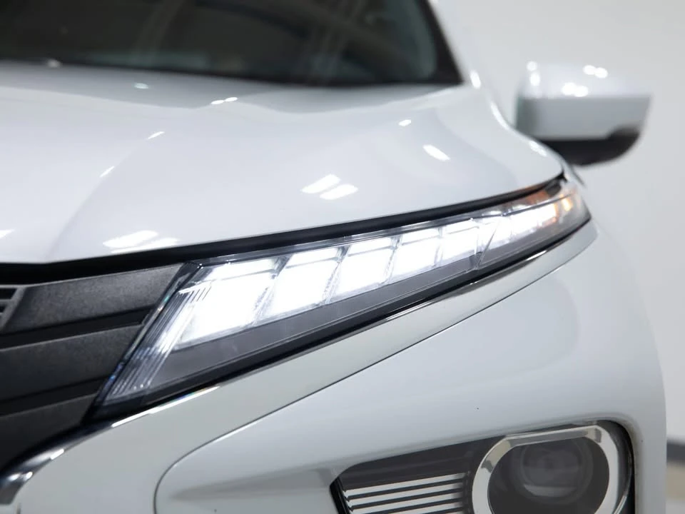 2025 Mitsubishi Eclipse Cross - Image 10 of 20