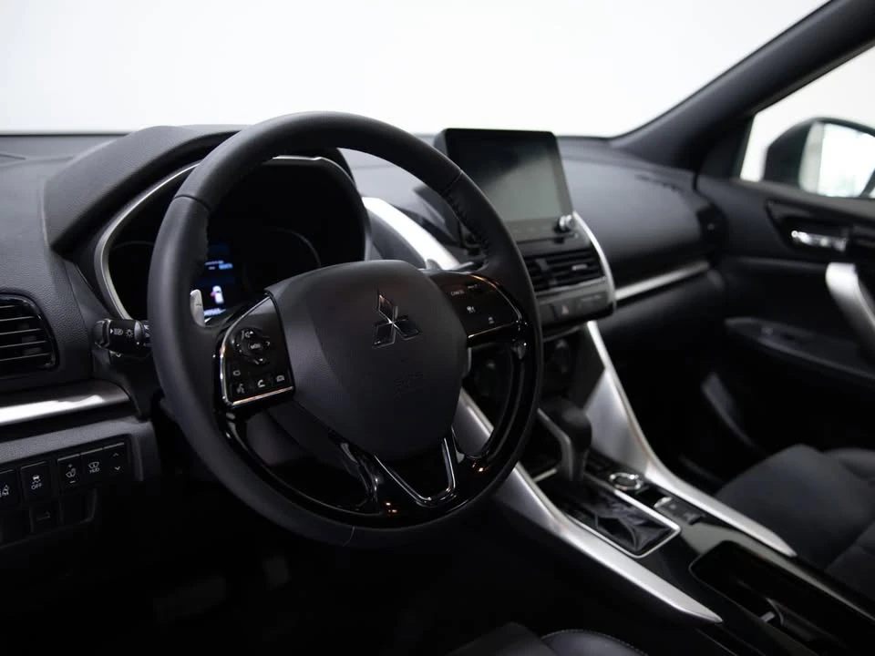 2025 Mitsubishi Eclipse Cross - Image 15 of 20