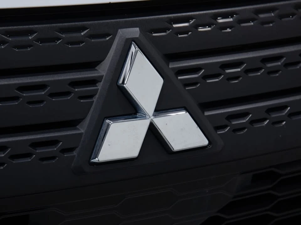 2025 Mitsubishi Eclipse Cross - Image 9 of 20