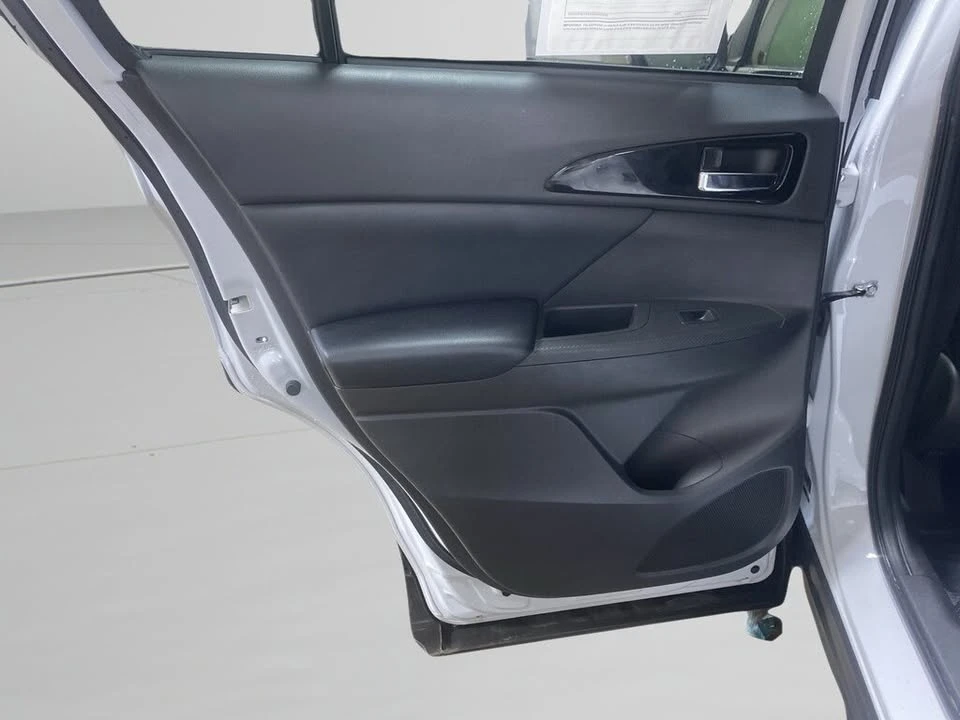 2025 Mitsubishi Eclipse Cross - Image 11 of 19