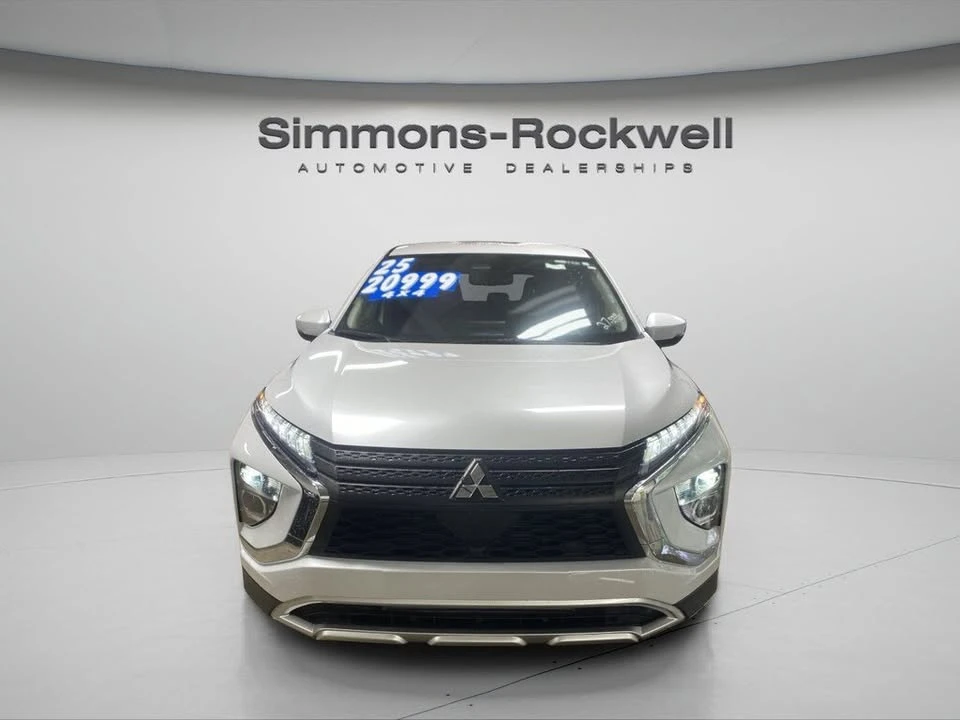 2025 Mitsubishi Eclipse Cross - Image 9 of 19