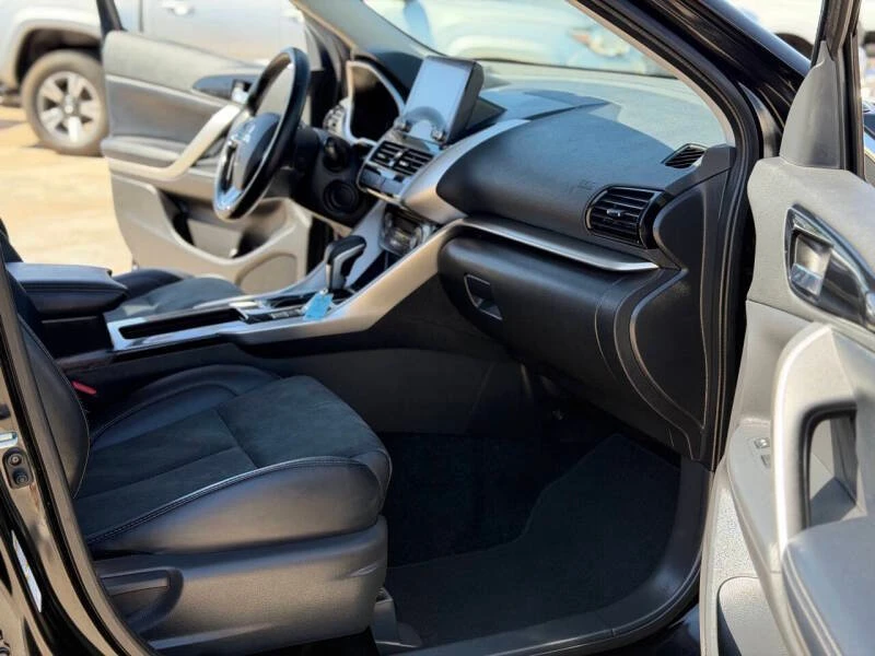 2025 Mitsubishi Eclipse Cross - Image 9 of 11