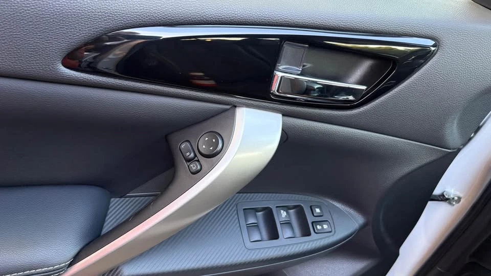 2025 Mitsubishi Eclipse Cross - Image 14 of 20