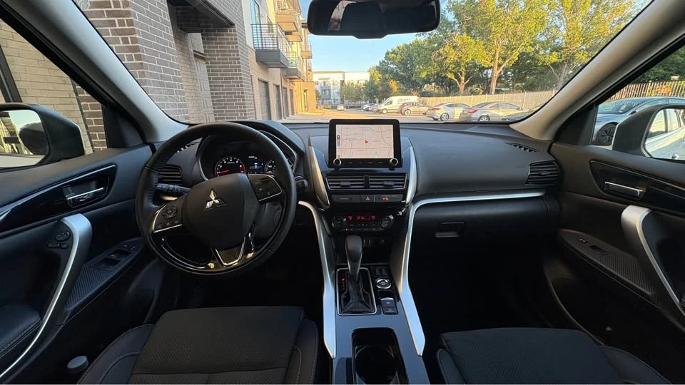2025 Mitsubishi Eclipse Cross - Image 12 of 20