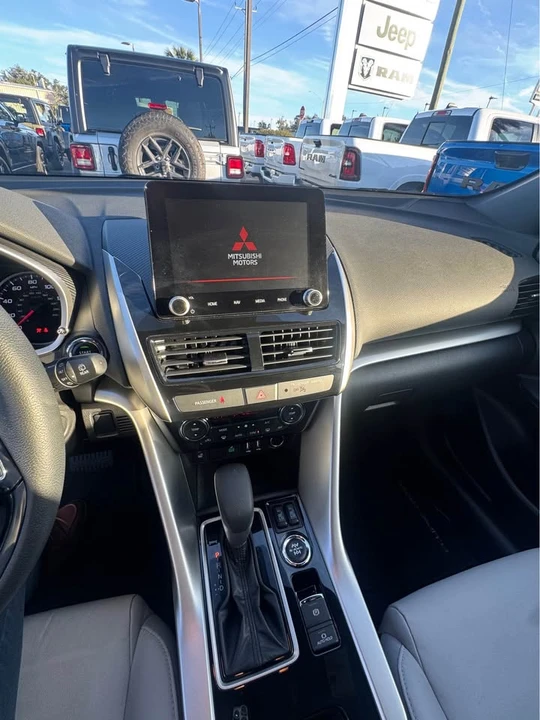 2025 Mitsubishi Eclipse Cross - Image 4 of 6