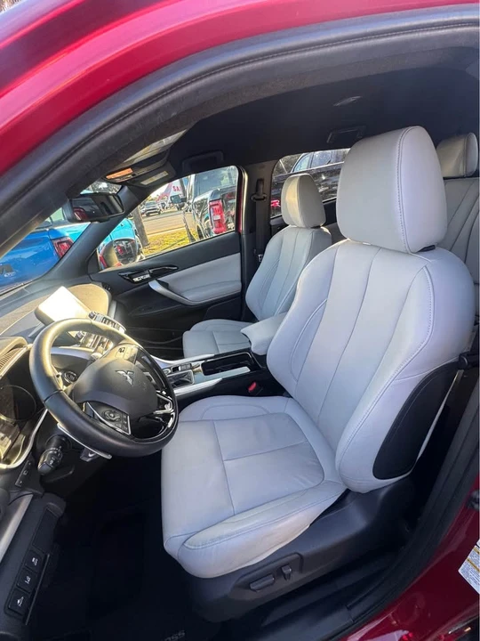 2025 Mitsubishi Eclipse Cross - Image 5 of 6