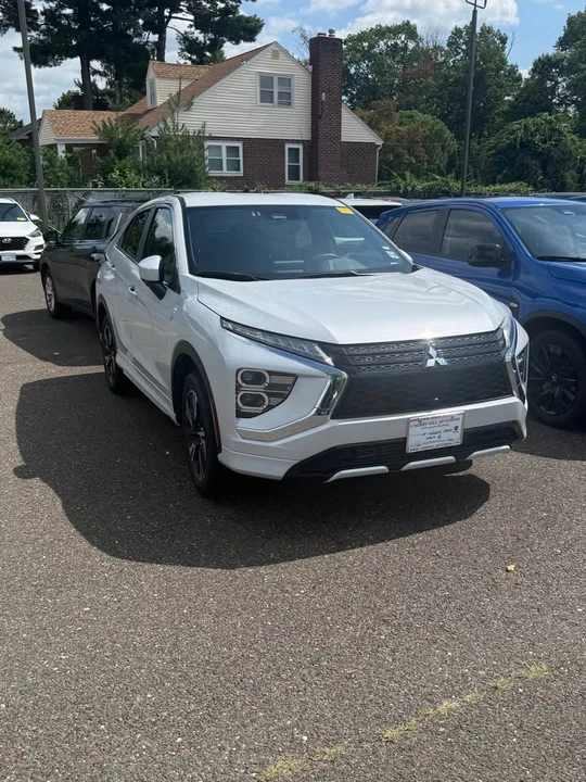 2025 Mitsubishi Eclipse Cross - Image 3 of 5