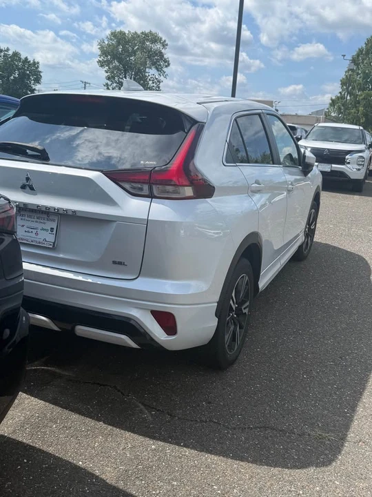 2025 Mitsubishi Eclipse Cross - Image 4 of 5