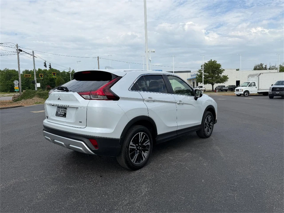 2025 Mitsubishi Eclipse Cross - Image 7 of 31