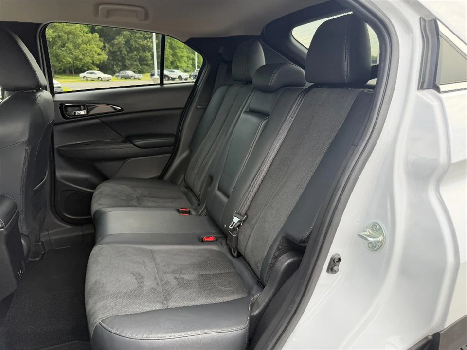 2025 Mitsubishi Eclipse Cross - Image 17 of 31