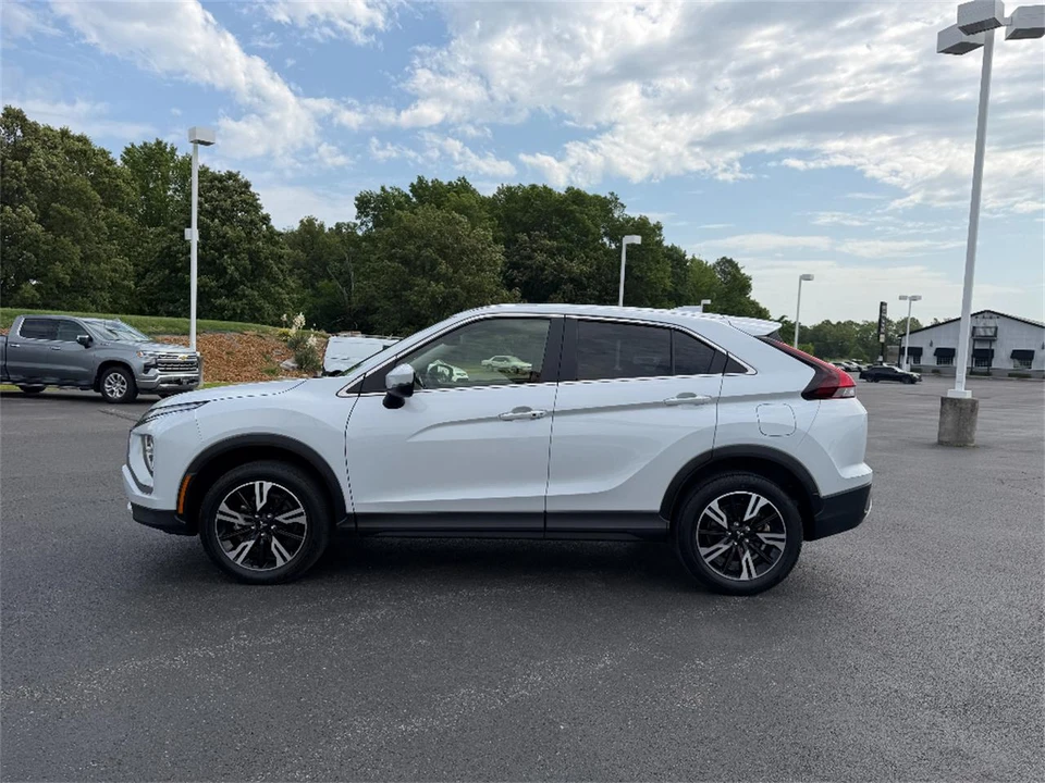 2025 Mitsubishi Eclipse Cross - Image 4 of 31