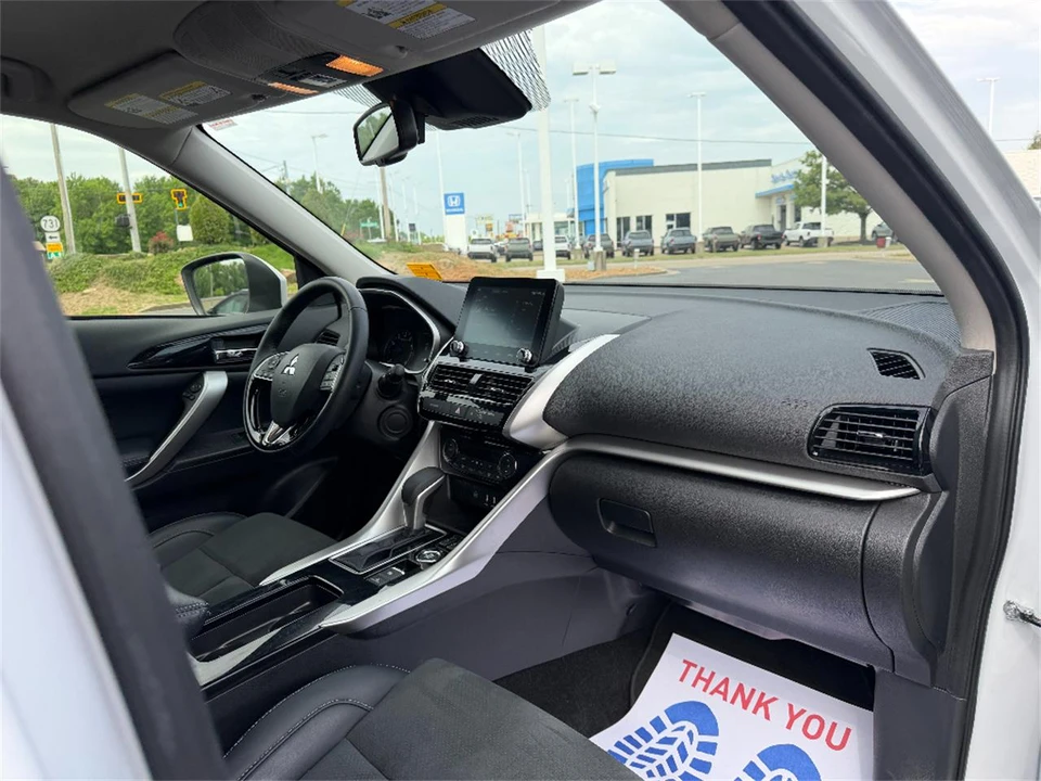2025 Mitsubishi Eclipse Cross - Image 14 of 31