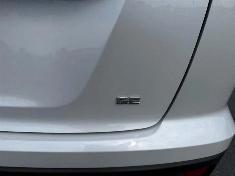 2025 Mitsubishi Eclipse Cross - Image 10 of 31
