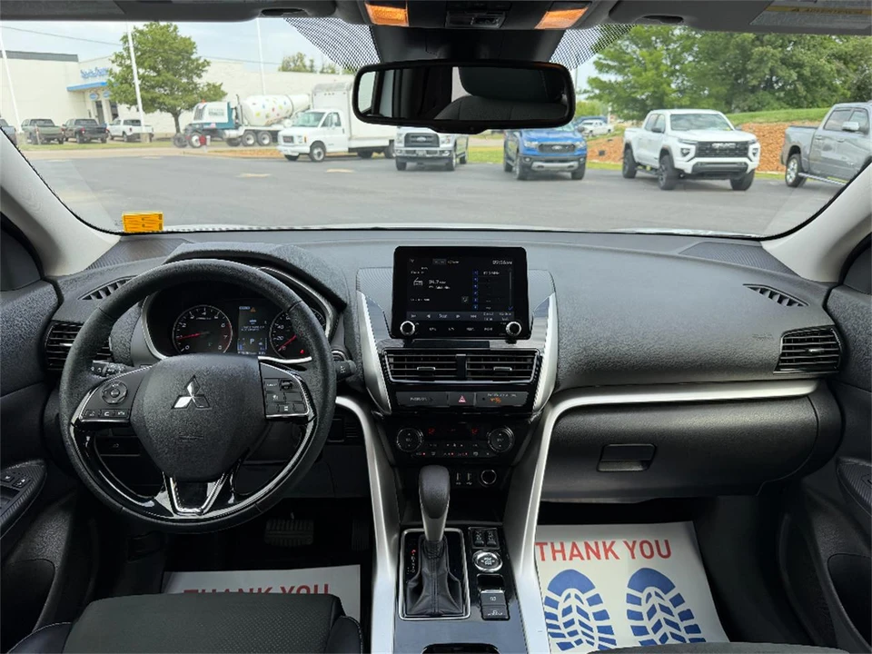 2025 Mitsubishi Eclipse Cross - Image 18 of 31
