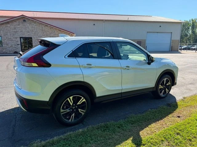 2025 Mitsubishi Eclipse Cross - Image 4 of 15