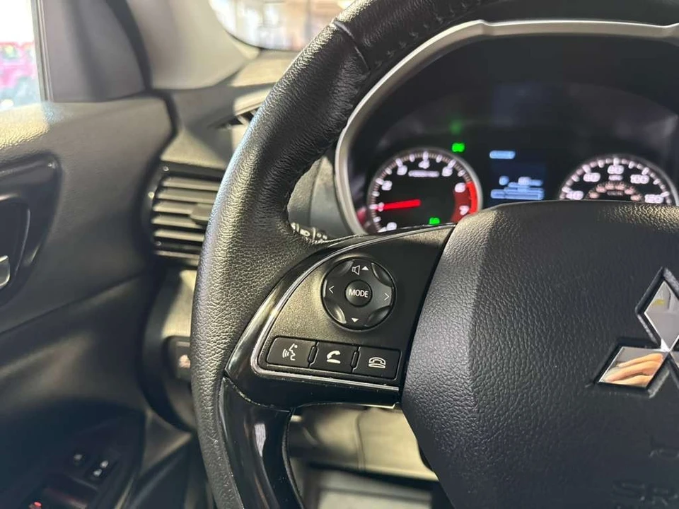 2025 Mitsubishi Eclipse Cross - Image 13 of 31