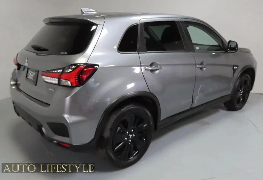 2025 Mitsubishi Outlander - Image 9 of 21