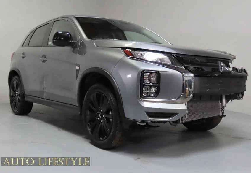 2025 Mitsubishi Outlander - Image 3 of 21