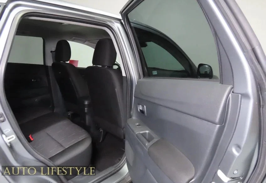 2025 Mitsubishi Outlander - Image 18 of 21