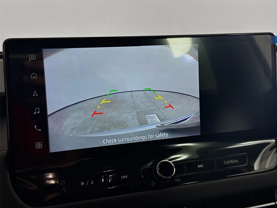 2025 Mitsubishi Outlander - Image 14 of 21