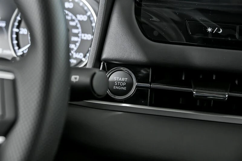 2025 Mitsubishi Outlander - Image 19 of 21