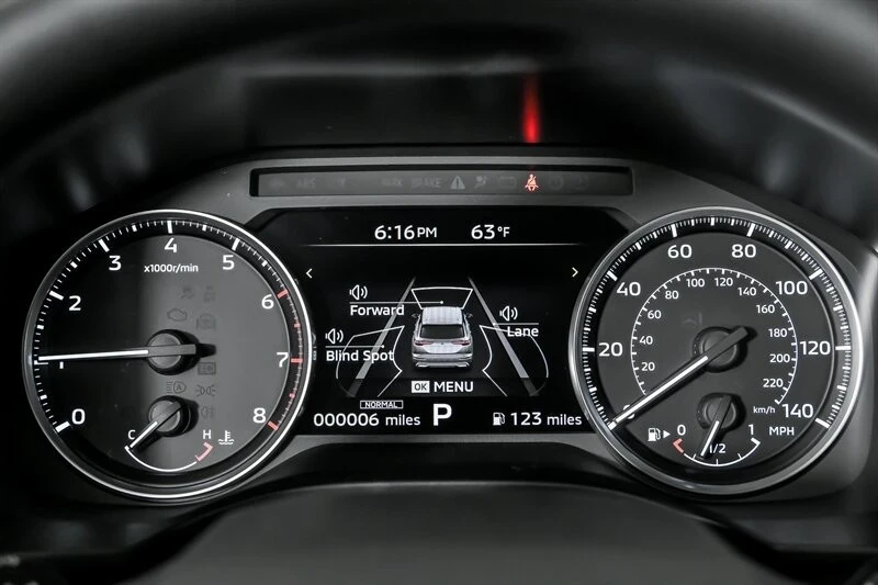 2025 Mitsubishi Outlander - Image 17 of 21