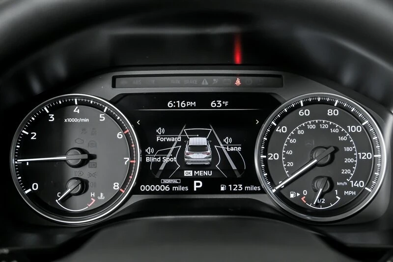 2025 Mitsubishi Outlander - Image 17 of 21