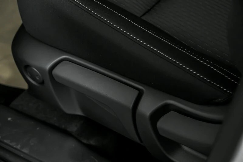 2025 Mitsubishi Outlander - Image 16 of 21