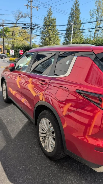 2025 Mitsubishi Outlander - Image 2 of 4
