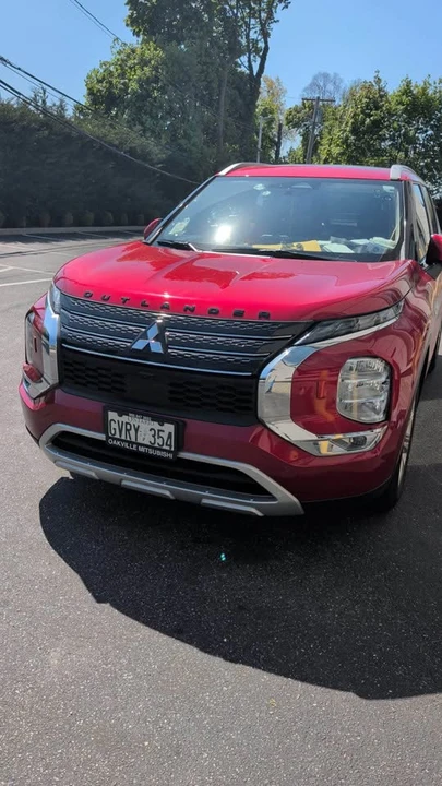 2025 Mitsubishi Outlander - Image 4 of 4