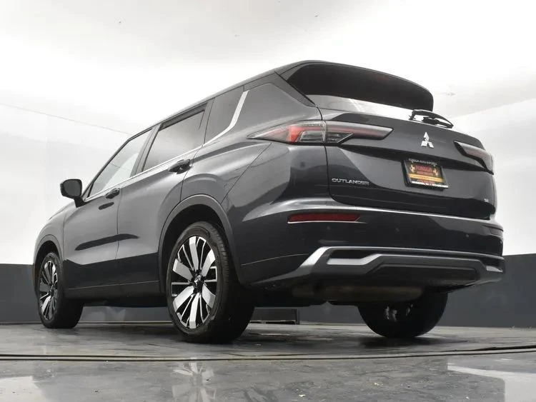 2025 Mitsubishi Outlander - Image 12 of 12