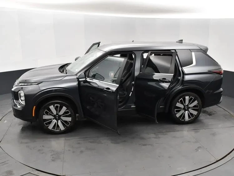 2025 Mitsubishi Outlander - Image 7 of 12