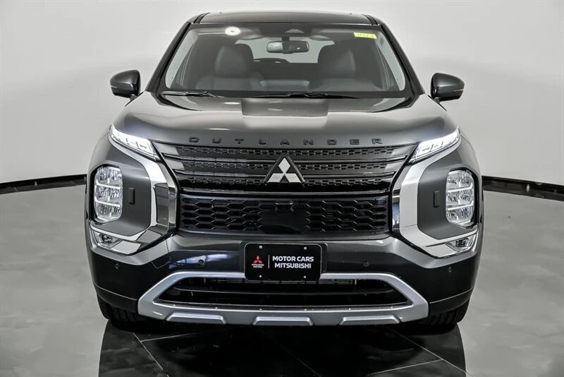 2025 Mitsubishi Outlander - Image 4 of 21