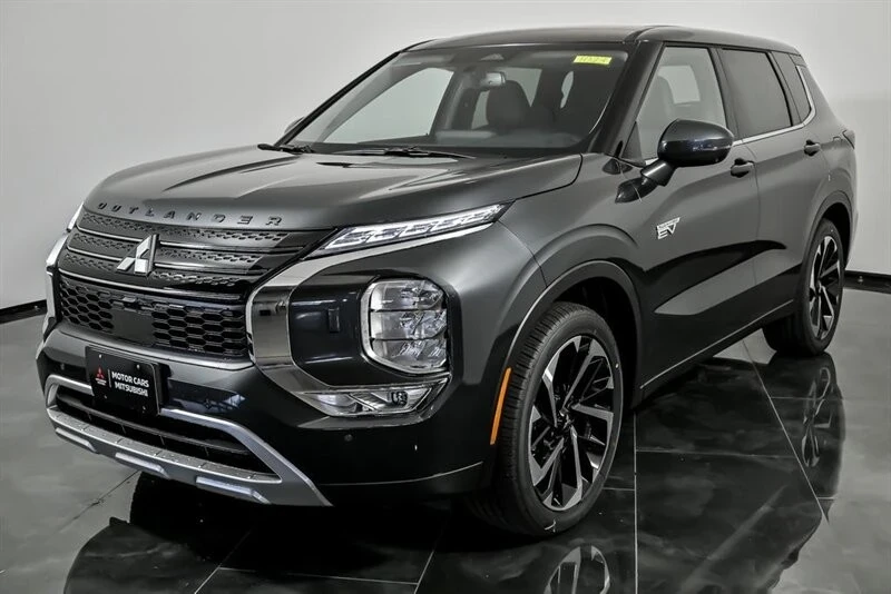 2025 Mitsubishi Outlander - Image 5 of 21