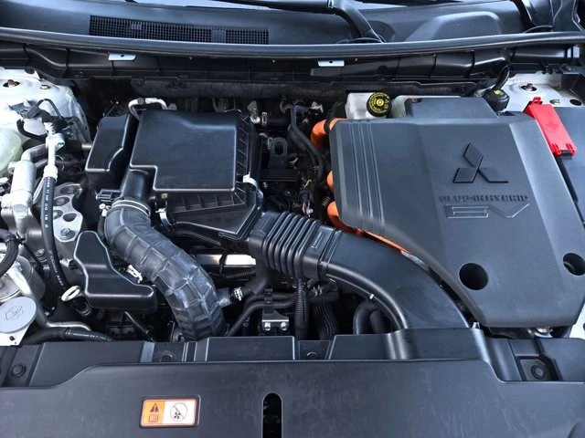 2025 Mitsubishi Outlander - Image 27 of 28