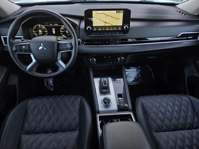 2025 Mitsubishi Outlander - Image 14 of 28