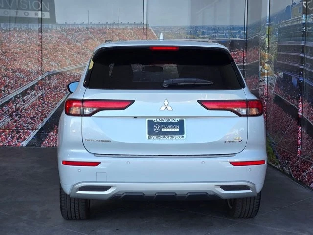 2025 Mitsubishi Outlander - Image 7 of 28