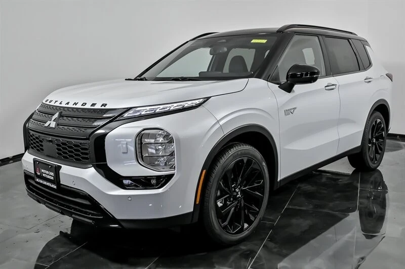 2025 Mitsubishi Outlander - Image 5 of 21