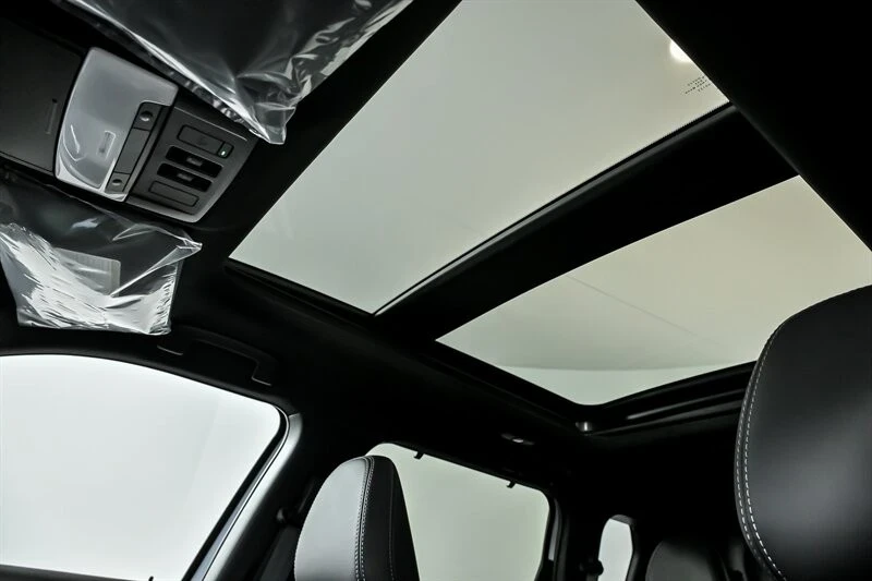 2025 Mitsubishi Outlander - Image 15 of 21