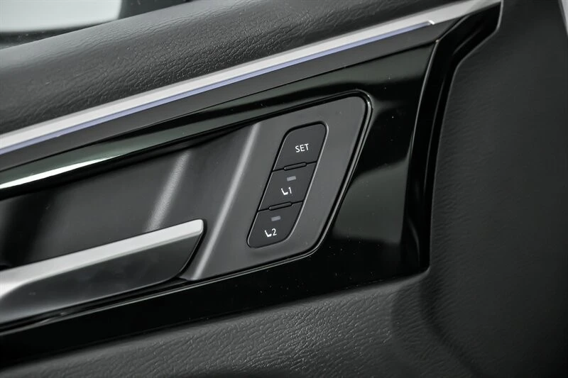2025 Mitsubishi Outlander - Image 13 of 21