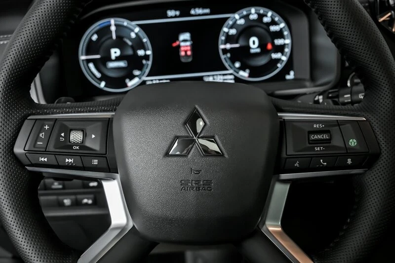 2025 Mitsubishi Outlander - Image 21 of 21