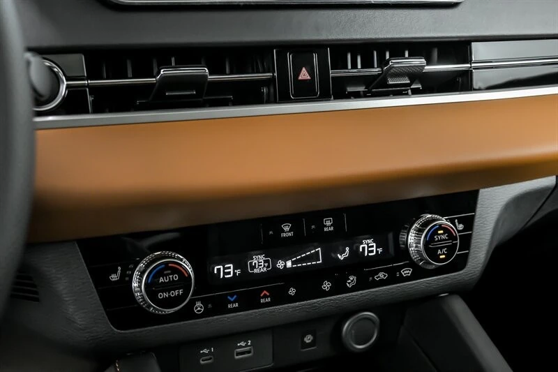 2025 Mitsubishi Outlander - Image 21 of 23