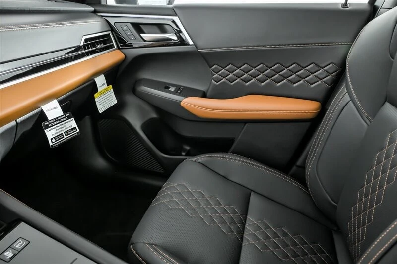 2025 Mitsubishi Outlander - Image 23 of 23