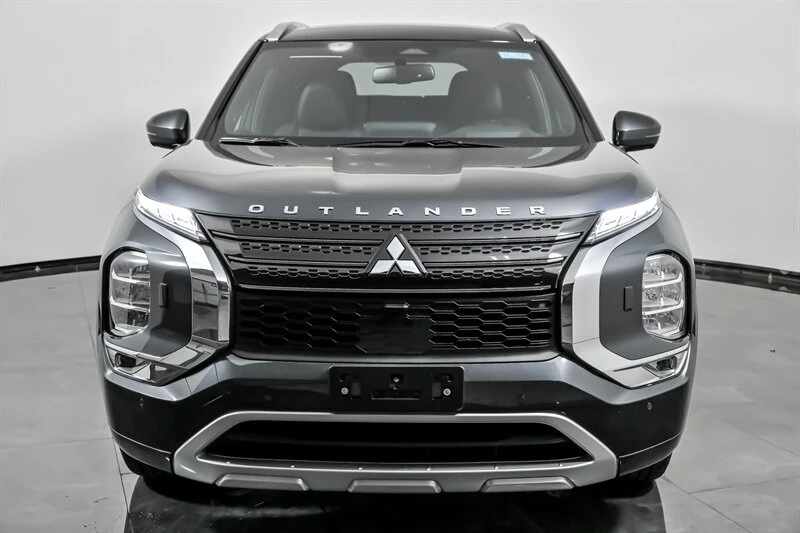 2025 Mitsubishi Outlander - Image 4 of 23