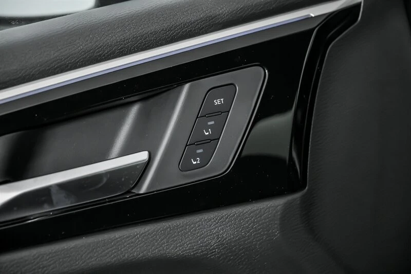 2025 Mitsubishi Outlander - Image 12 of 23